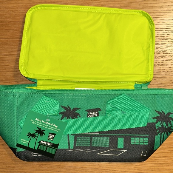 NWT Trader Joe’s Green Mini Insulated Cooler Bag - Picture 4 of 14